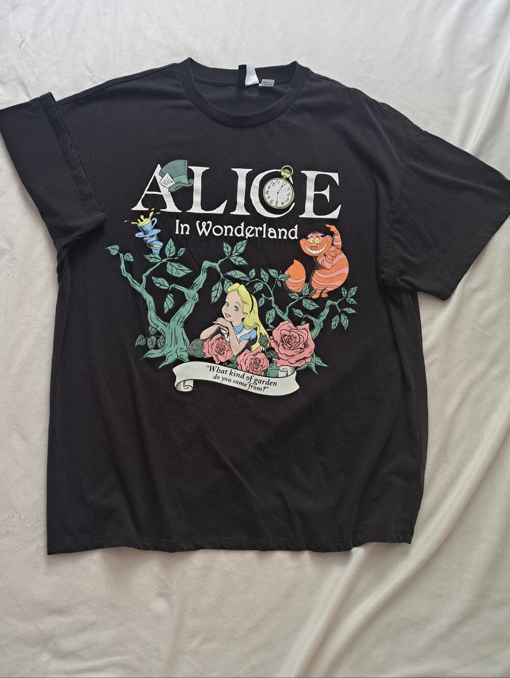 NWOT H&M & Disney Alice In Wonderland Tshirt | Medium